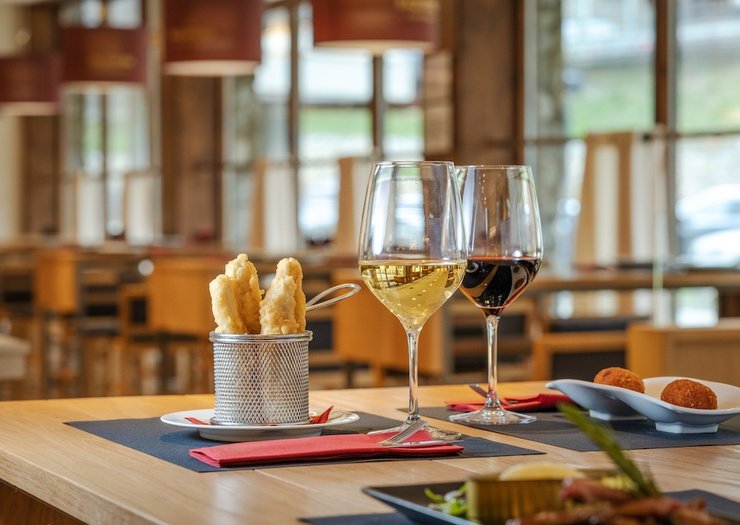 Restaurante wine bar viña pomal Hotel Montarto Baqueira Beret Restaurante wine bar viña pomal Hotel Montarto Baqueira Beret