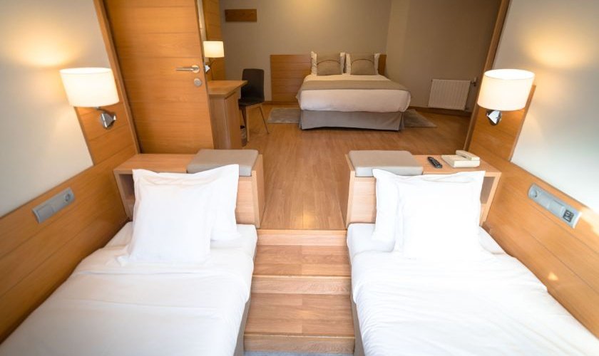 Quadruple room Montarto Hotel Baqueira Beret Quadruple room Montarto Hotel Baqueira Beret