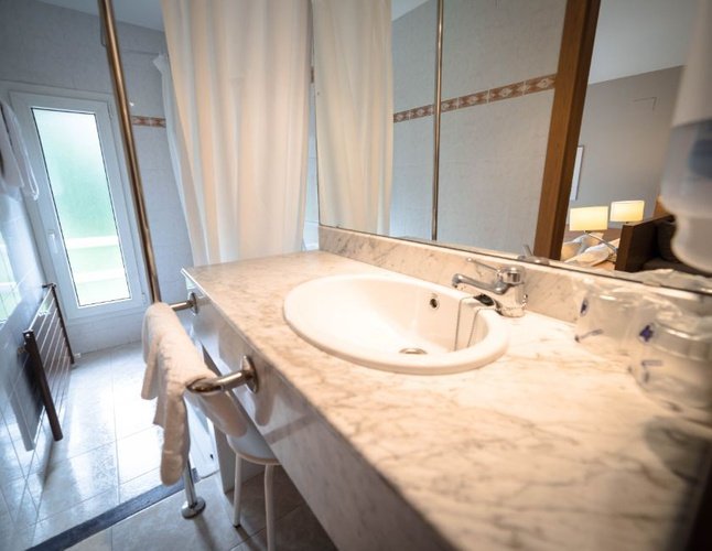 Quadruple room montarto hotel baqueira beret Quadruple room montarto hotel baqueira beret