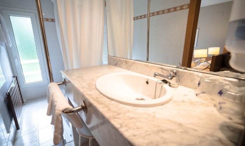 Double + extra bed Montarto Hotel Baqueira Beret Double + extra bed Montarto Hotel Baqueira Beret