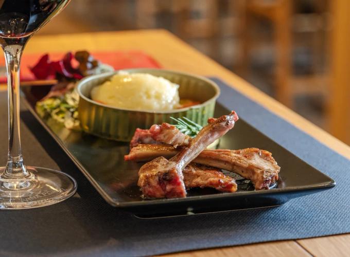 Restaurant Wine Bar Viña Pomal Hôtel Montarto Baqueira Beret Restaurant Wine Bar Viña Pomal Hôtel Montarto Baqueira Beret