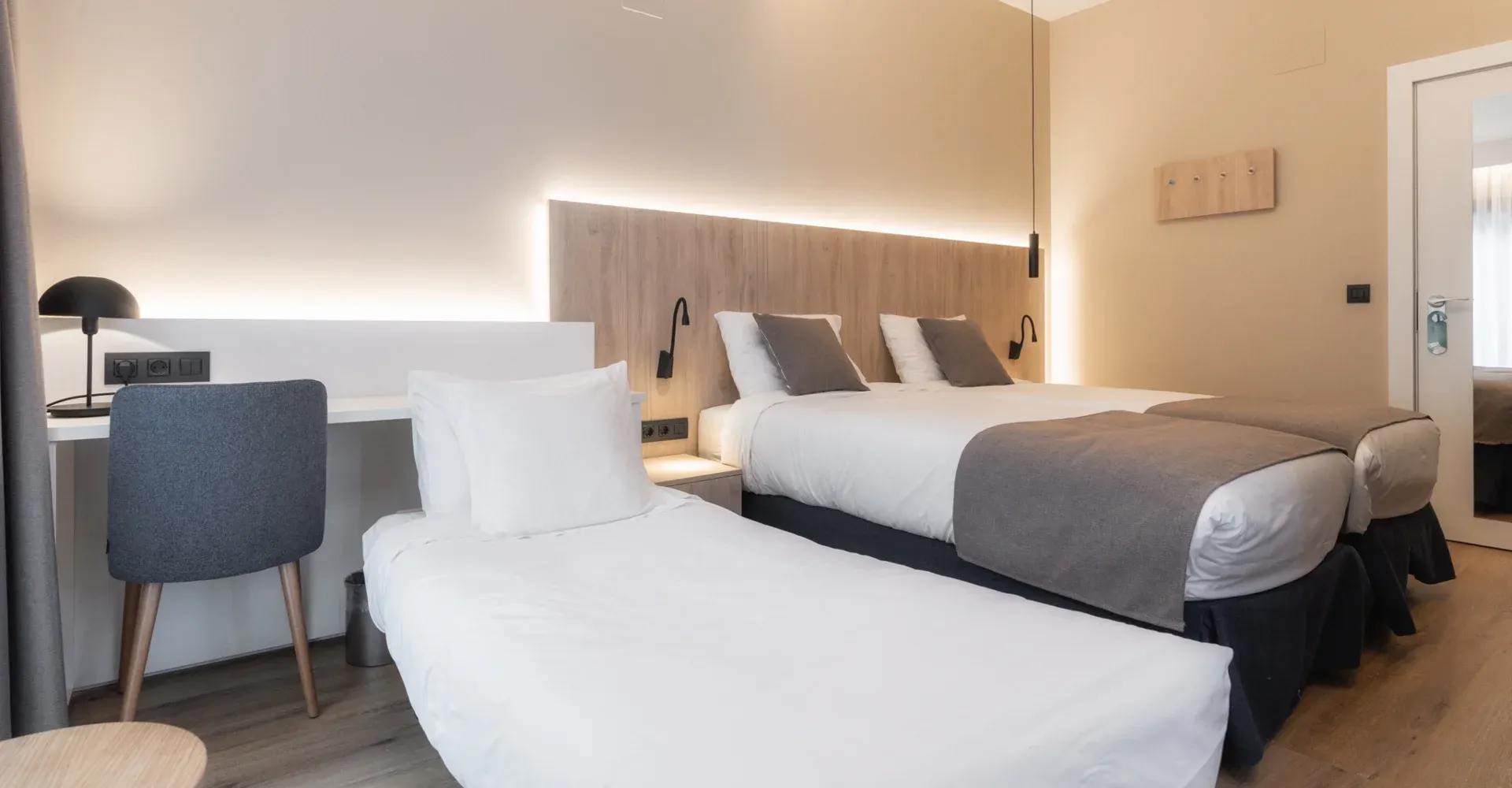 Double + Extra bed Montarto Hotel Baqueira Beret Double + Extra bed Montarto Hotel Baqueira Beret